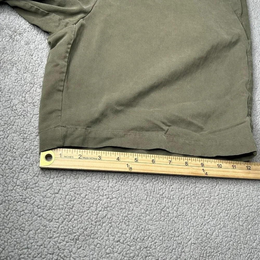 Tommy Bahama Shorts Mens 38 Green 100% Silk Flat Front Chino Casual Resort